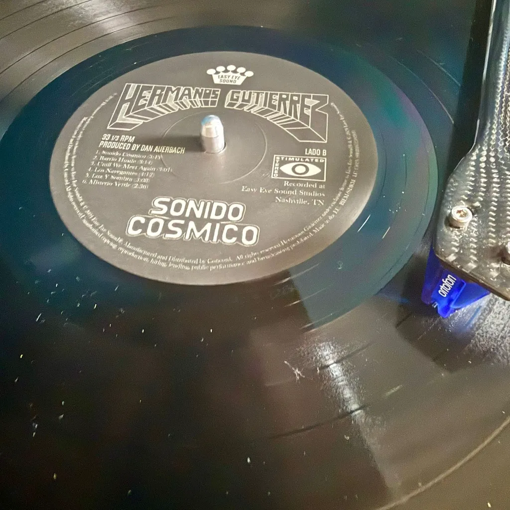 00888072592841 - Hermanos Gutiérrez - Sonido Cósmico - record.webp